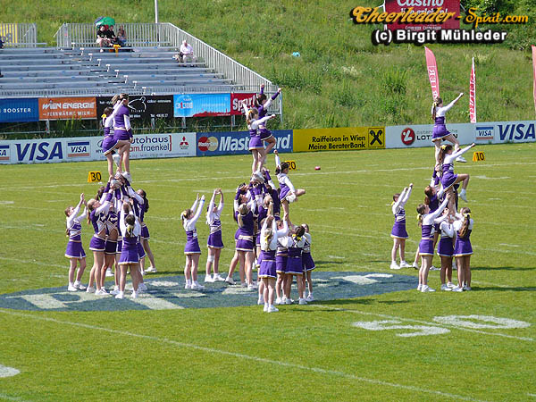 ../Images/2008charitybowlX 019.jpg